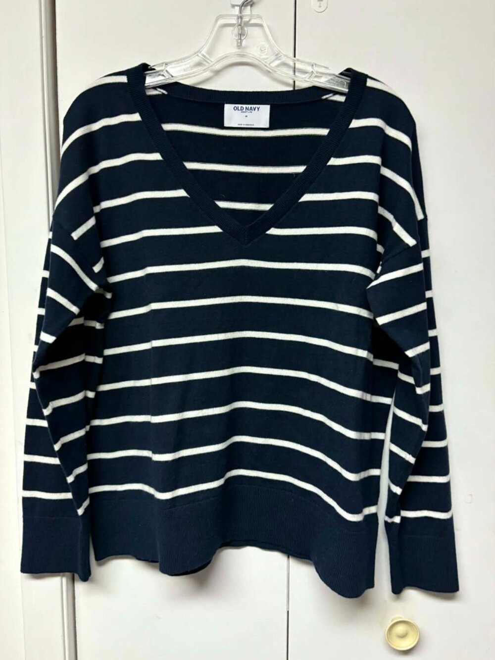 Old Navy White and Navy V Neck striped Sweater Medium